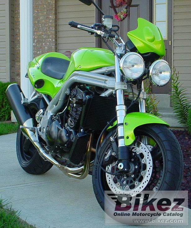 Big Damion Batson speed triple picture and wallpaper from Bikez.com